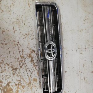TOYOTA LANDCRUISER 70 4.2D S/W - Grill