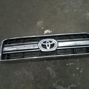 TOYOTA LANDCRUISER 79 4.5D P/U S/C - Grill