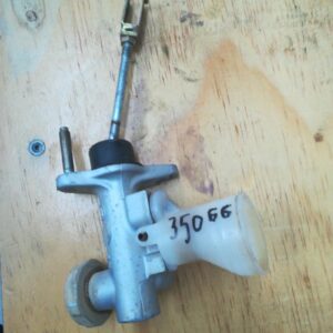 TOYOTA LAND CRUISER 4.2 DIESEL P/U S/C - Clutch Master Cylinder